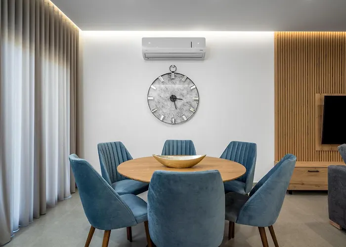 فيلة Elesia Kremastí